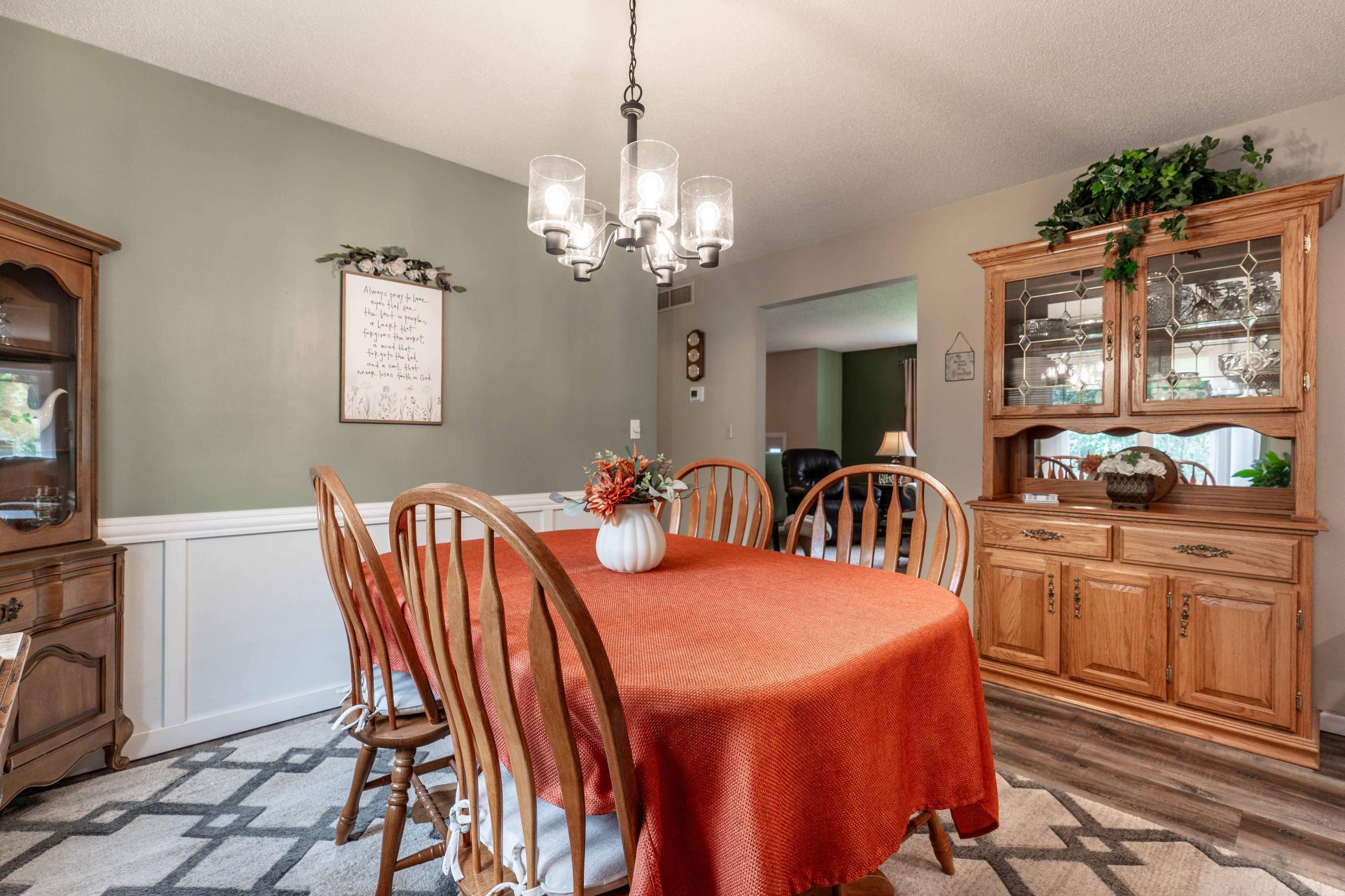 1973 single family home for sale at 1320 S Mabelle Avenue in Fergus Falls, MN — 4 bed, 2 bath (photo 16 of 55)