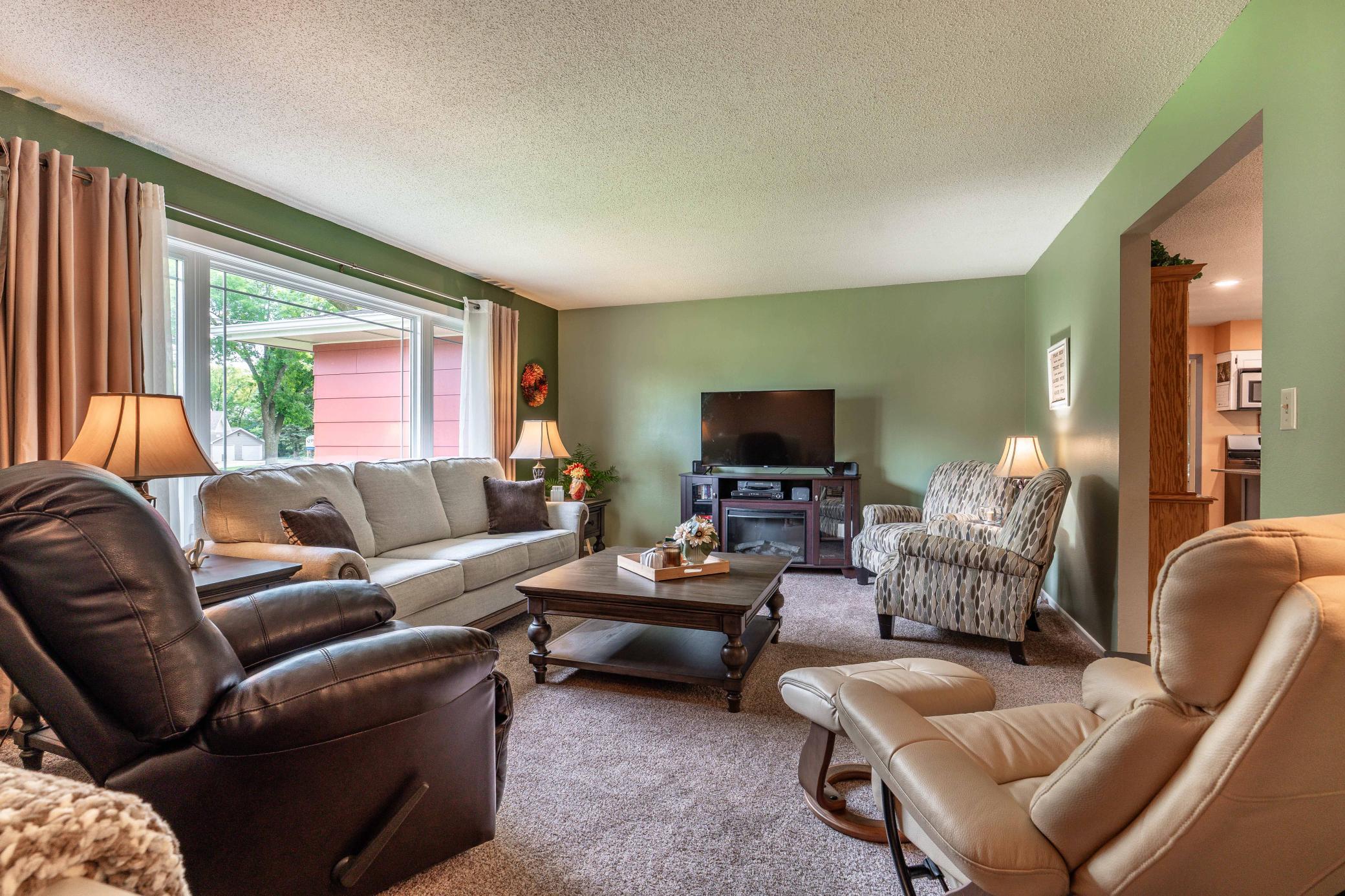 1973 single family home for sale at 1320 S Mabelle Avenue in Fergus Falls, MN — 4 bed, 2 bath (photo 18 of 55)