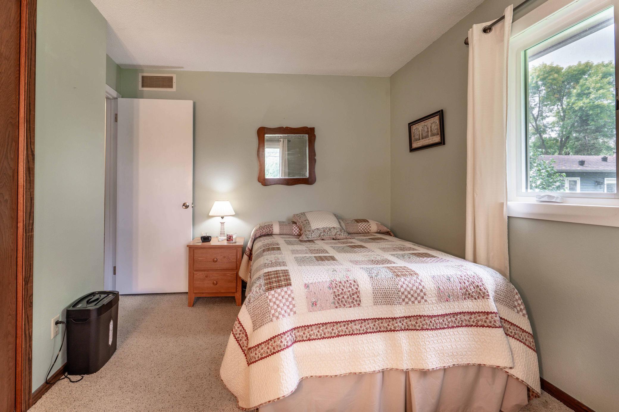1973 single family home for sale at 1320 S Mabelle Avenue in Fergus Falls, MN — 4 bed, 2 bath (photo 23 of 55)
