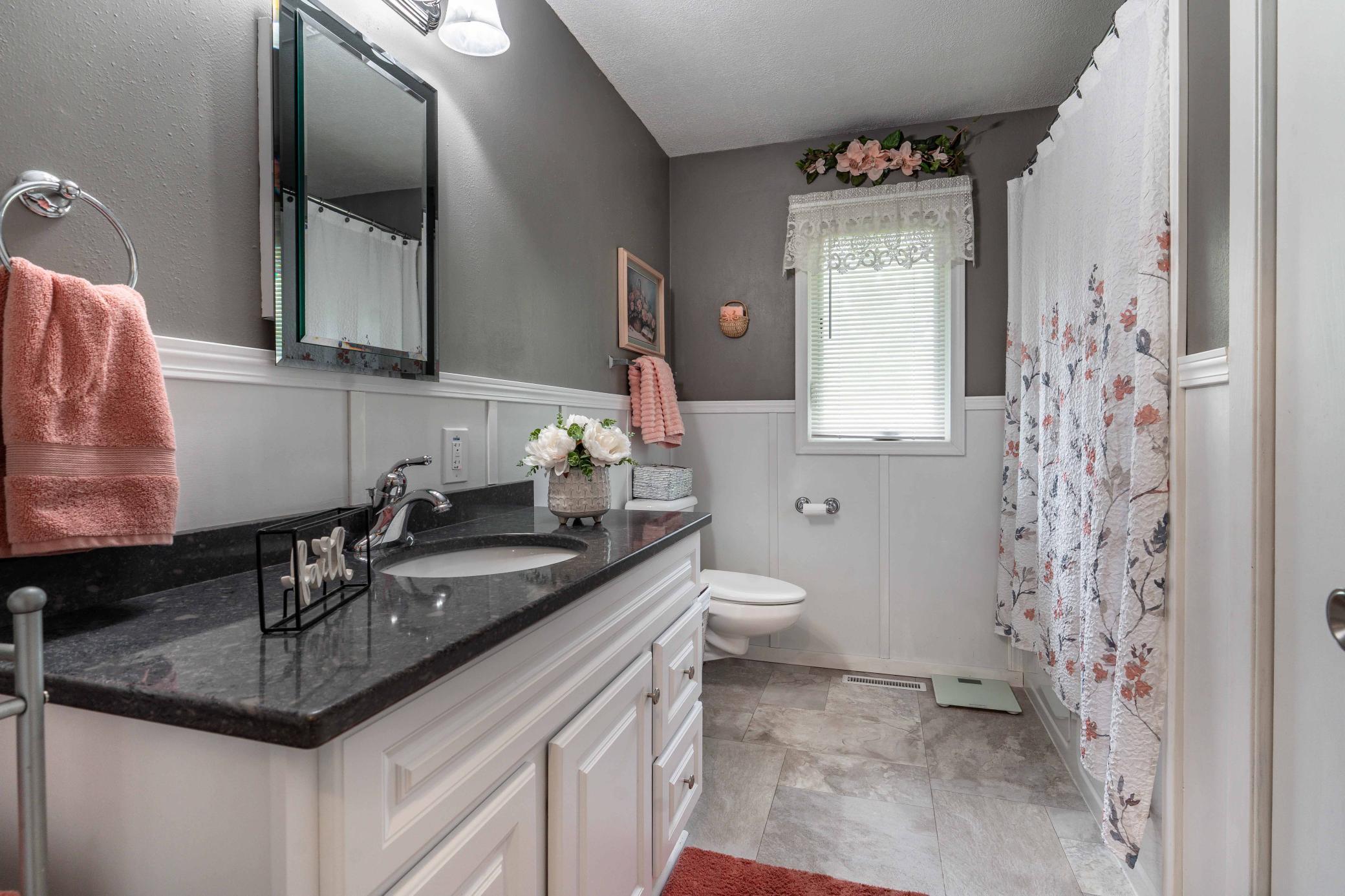 1973 single family home for sale at 1320 S Mabelle Avenue in Fergus Falls, MN — 4 bed, 2 bath (photo 28 of 55)