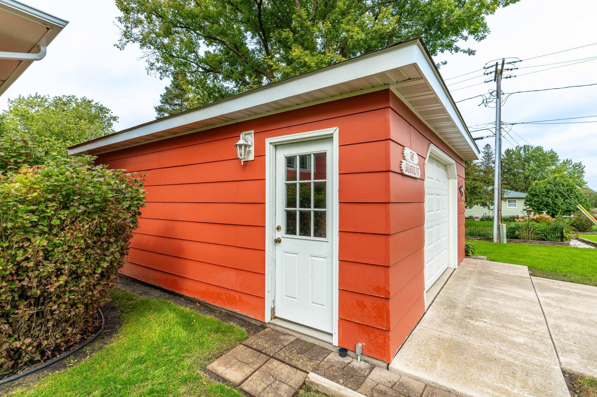 1973 single family home for sale at 1320 S Mabelle Avenue in Fergus Falls, MN — 4 bed, 2 bath (photo 46 of 55)