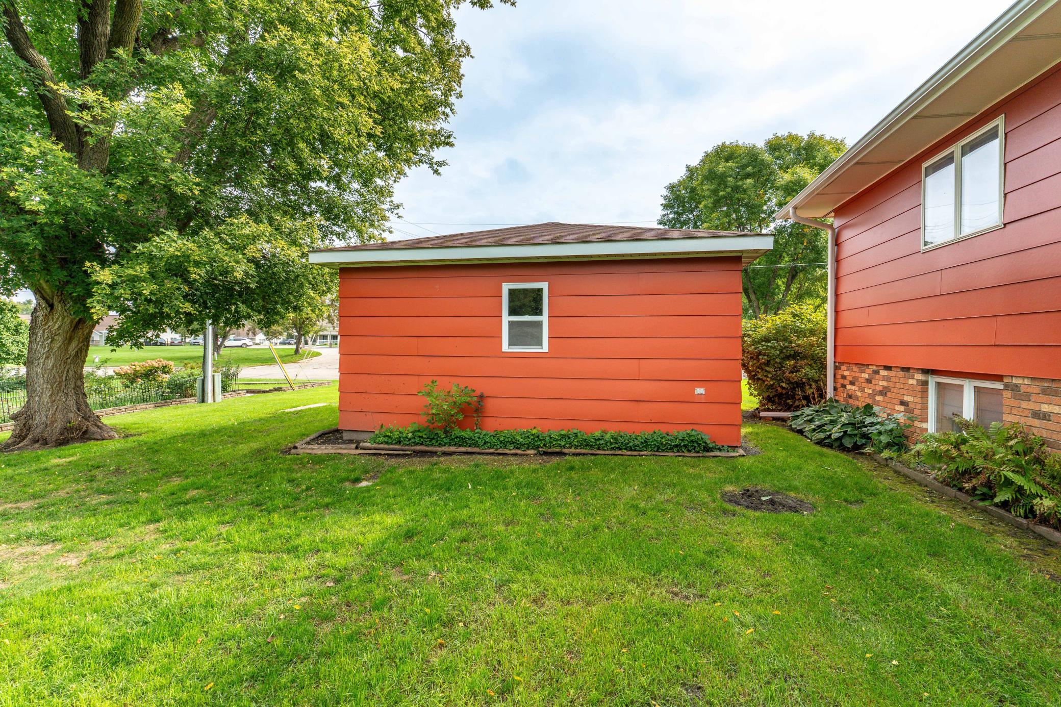 1973 single family home for sale at 1320 S Mabelle Avenue in Fergus Falls, MN — 4 bed, 2 bath (photo 47 of 55)