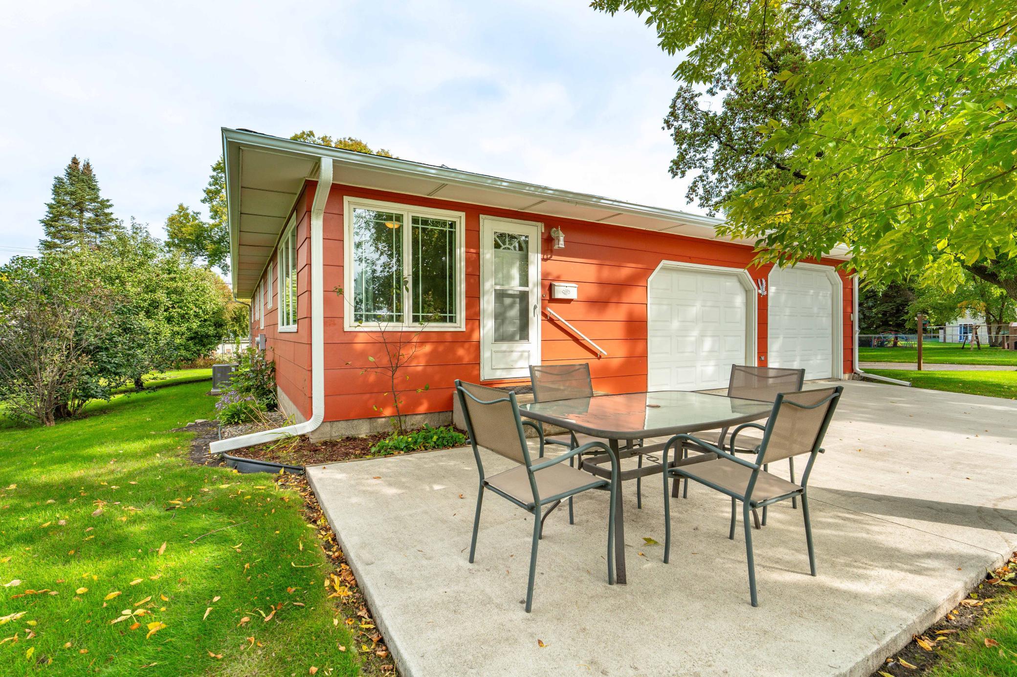 1973 single family home for sale at 1320 S Mabelle Avenue in Fergus Falls, MN — 4 bed, 2 bath (photo 6 of 55)