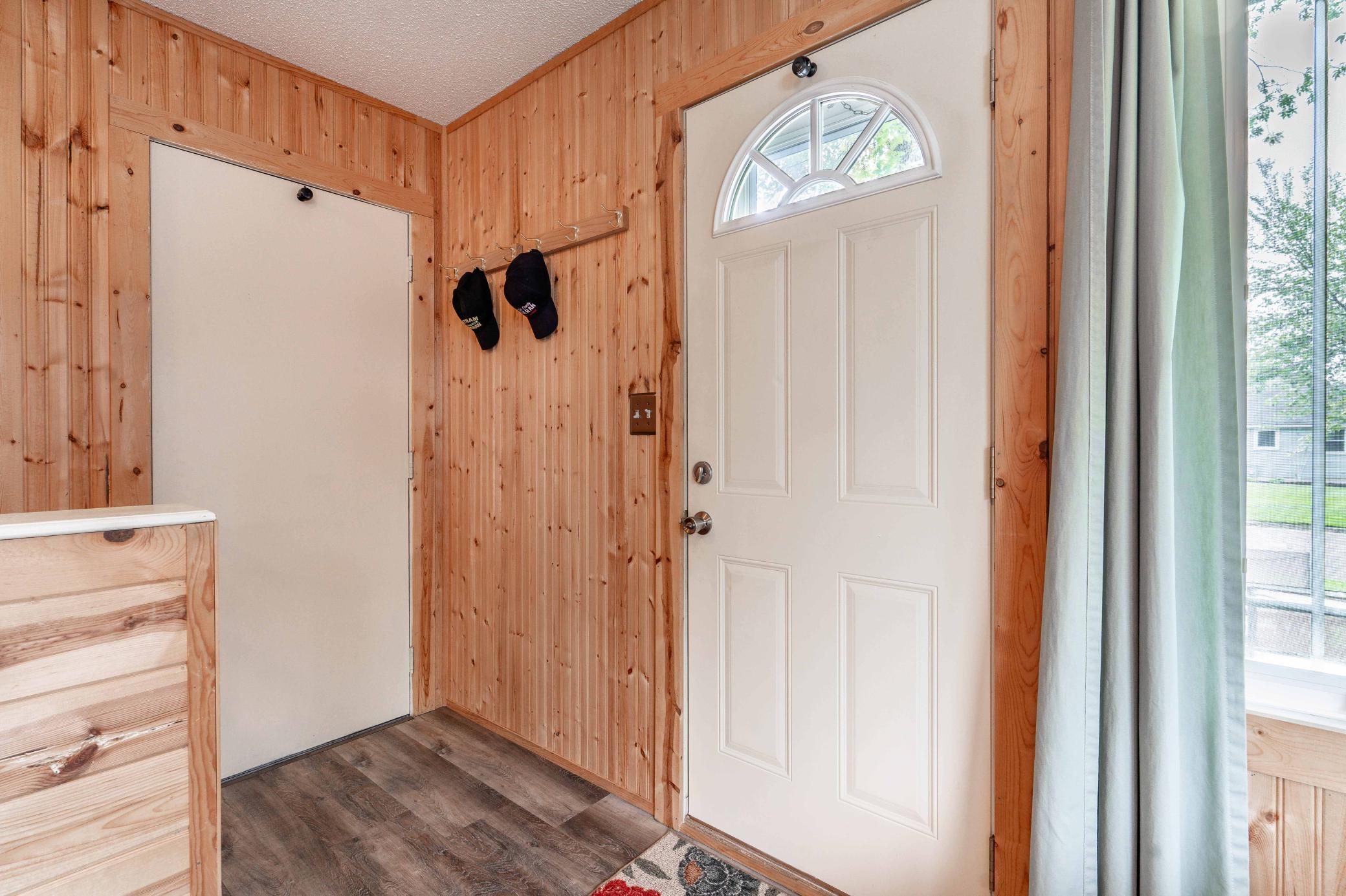 1973 single family home for sale at 1320 S Mabelle Avenue in Fergus Falls, MN — 4 bed, 2 bath (photo 8 of 55)