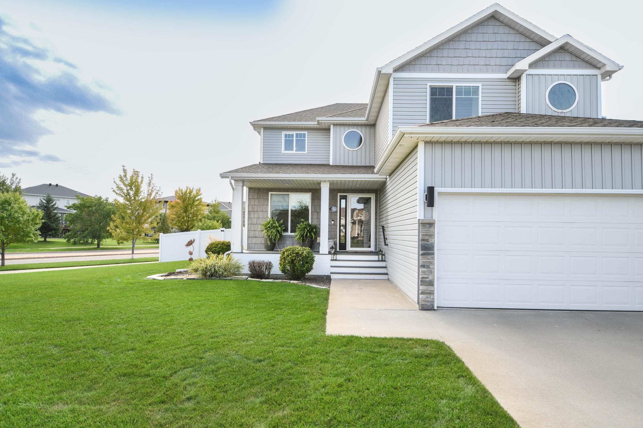 2013 single family home for sale at 3584 6th Street E in West Fargo, ND — 3 bed, 3 bath (photo 5 of 56)