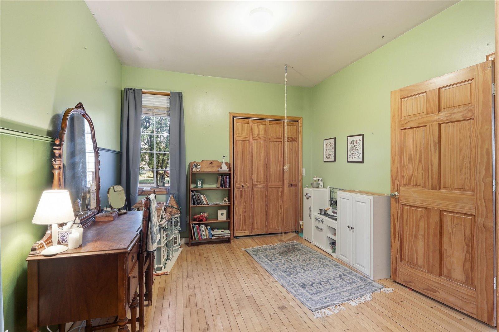 1933 single family home for sale at 106 Hartley Street in Coleraine, MN — 3 bed, 1 bath (photo 11 of 32)