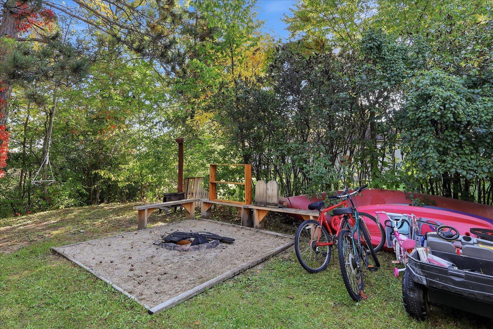 1933 single family home for sale at 106 Hartley Street in Coleraine, MN — 3 bed, 1 bath (photo 25 of 32)