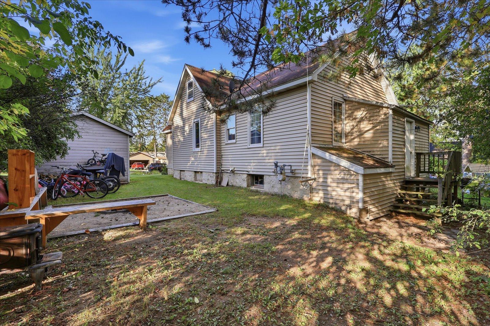 1933 single family home for sale at 106 Hartley Street in Coleraine, MN — 3 bed, 1 bath (photo 26 of 32)
