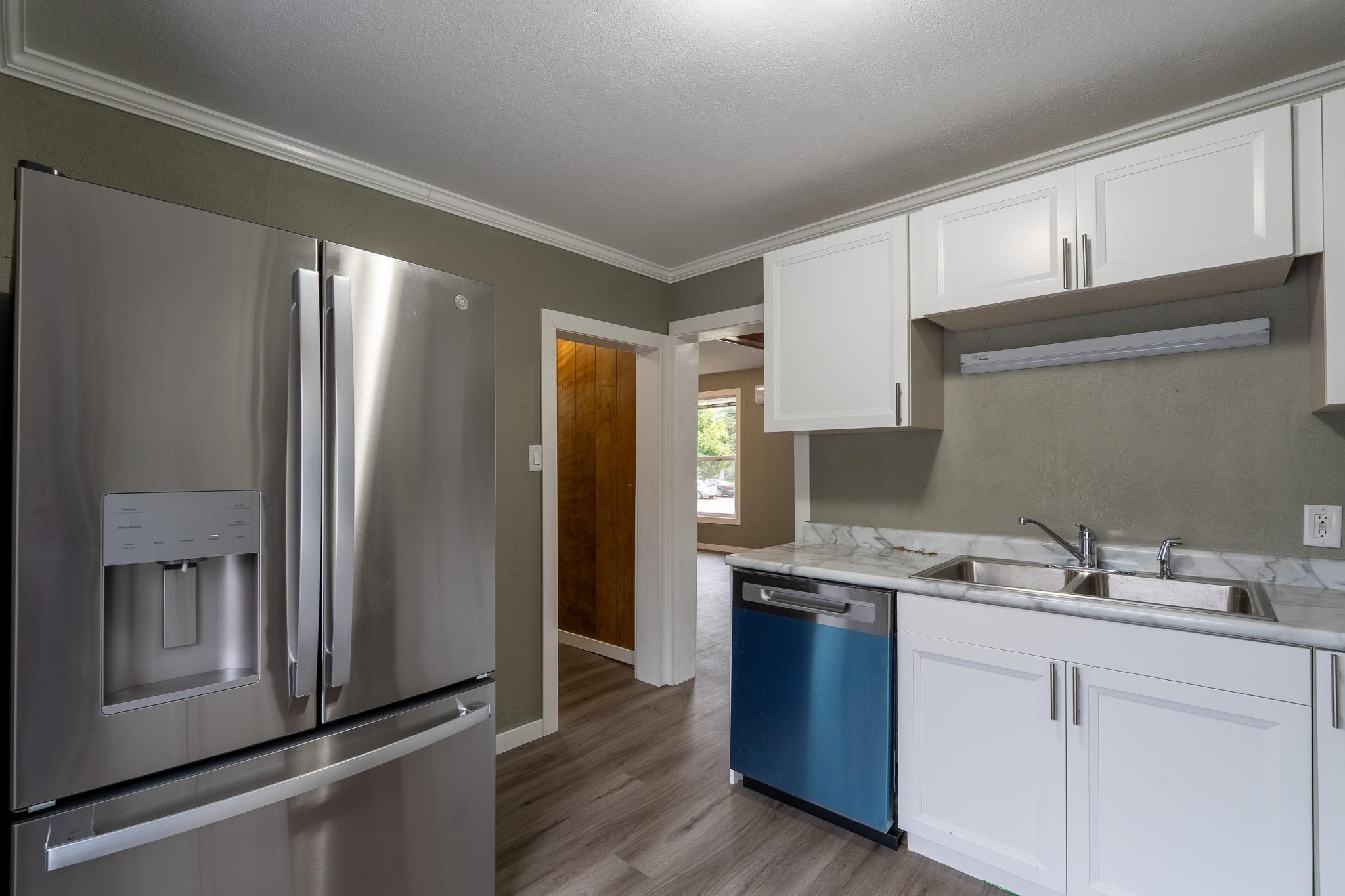 1920 single family home for sale at 415 3rd Avenue S in Moorhead, MN — 6 bed, 3 bath (photo 16 of 45)