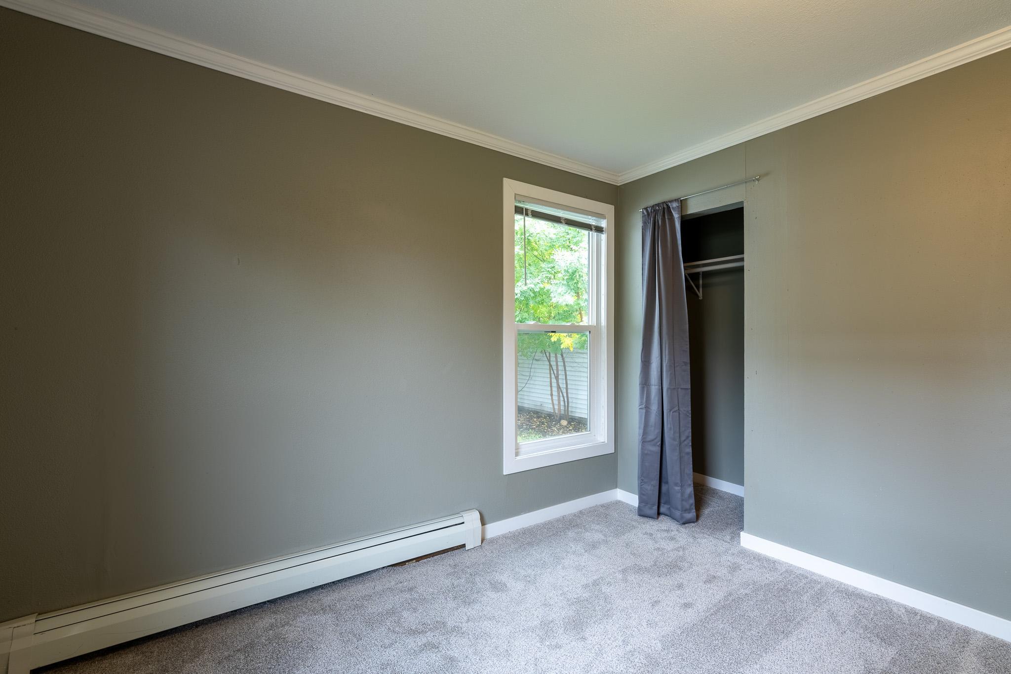 1920 single family home for sale at 415 3rd Avenue S in Moorhead, MN — 6 bed, 3 bath (photo 18 of 45)