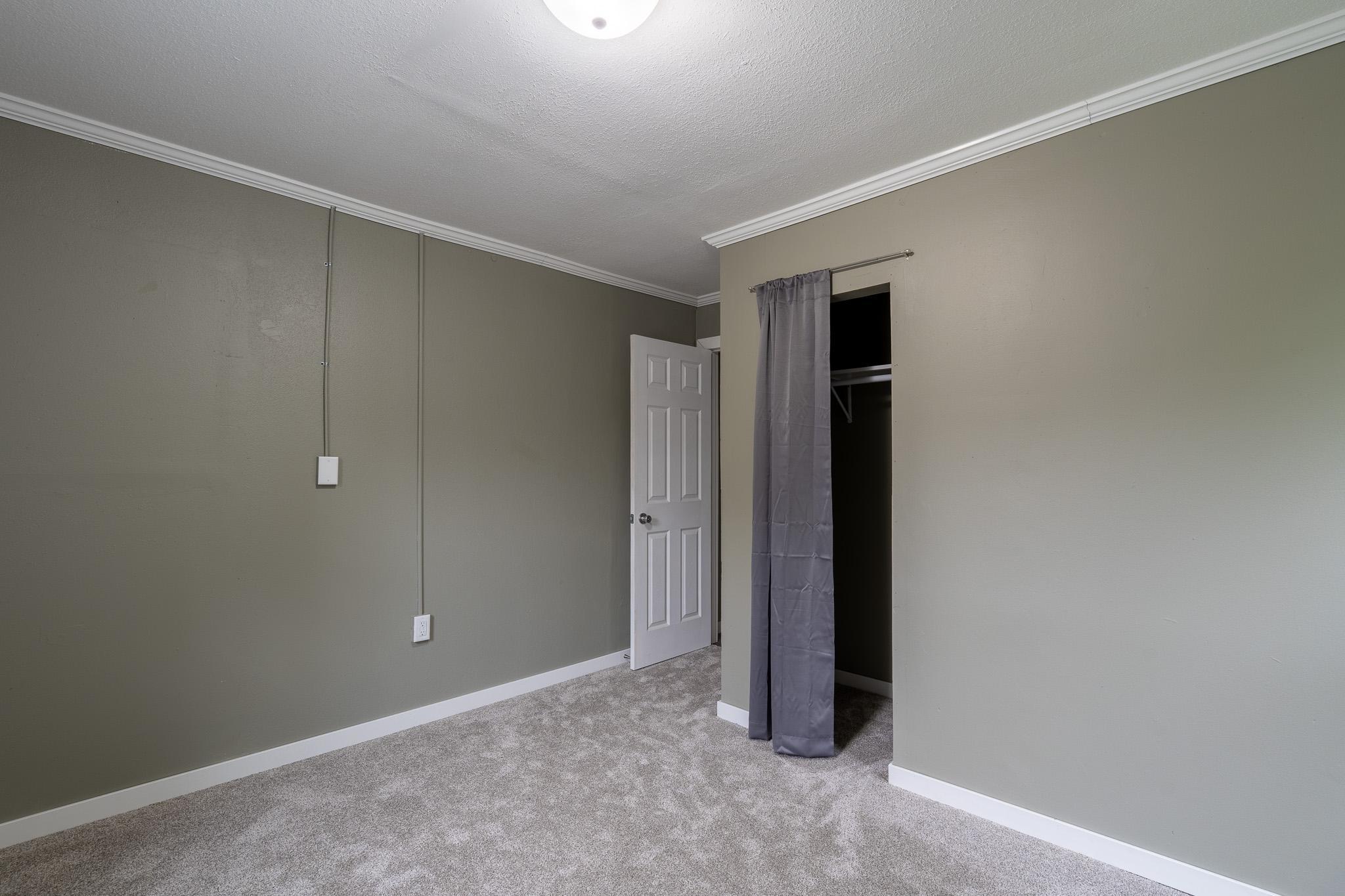 1920 single family home for sale at 415 3rd Avenue S in Moorhead, MN — 6 bed, 3 bath (photo 21 of 45)