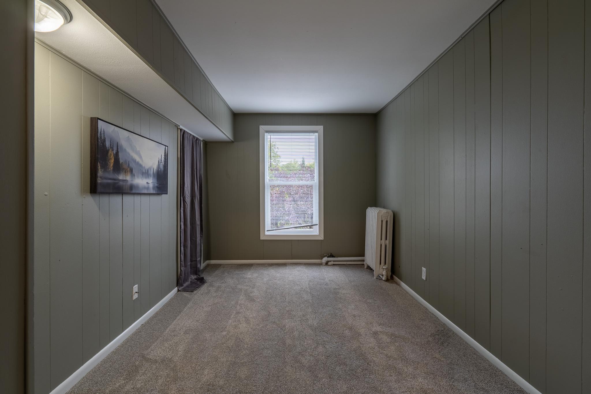 1920 single family home for sale at 415 3rd Avenue S in Moorhead, MN — 6 bed, 3 bath (photo 22 of 45)