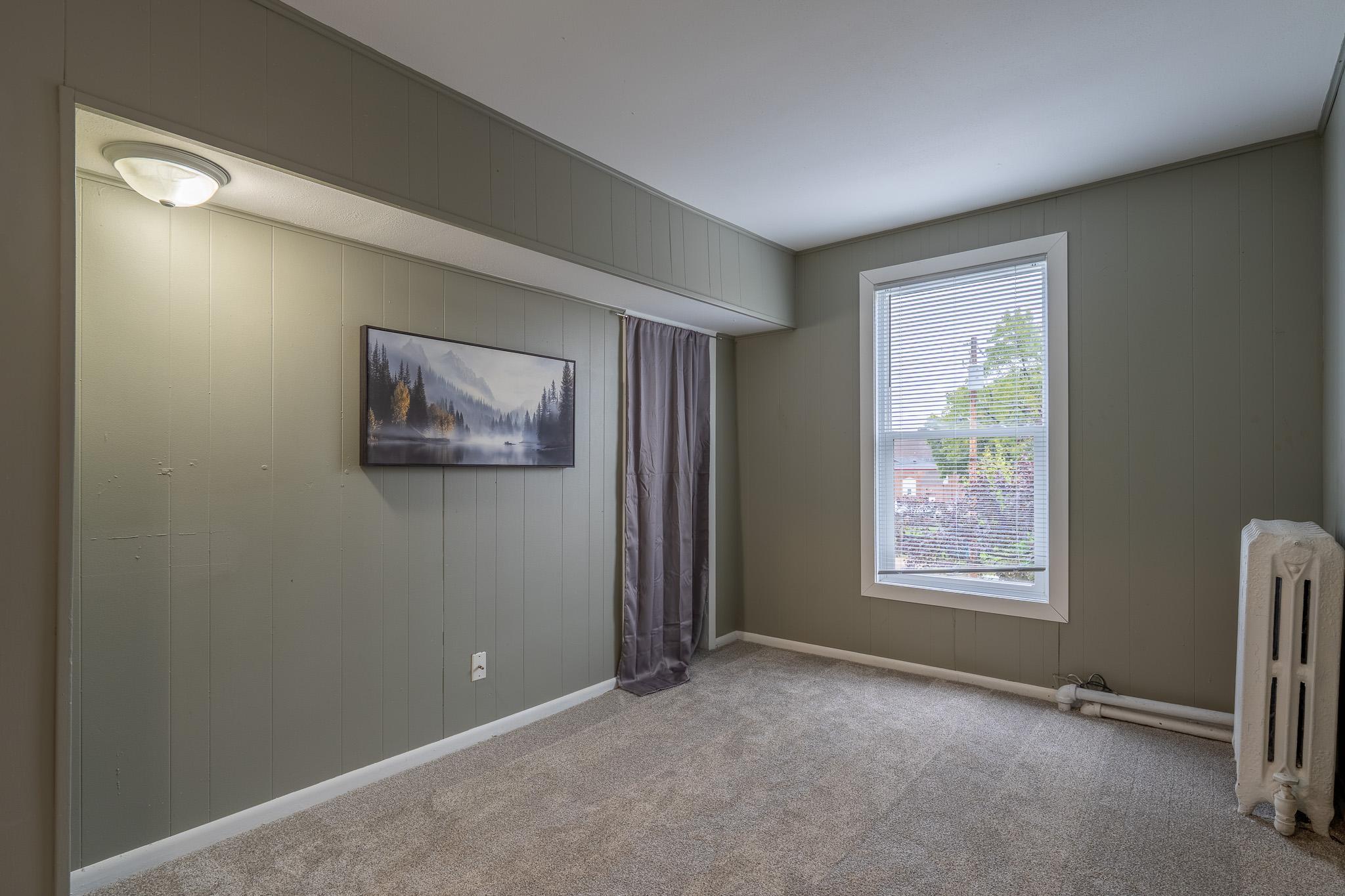 1920 single family home for sale at 415 3rd Avenue S in Moorhead, MN — 6 bed, 3 bath (photo 23 of 45)