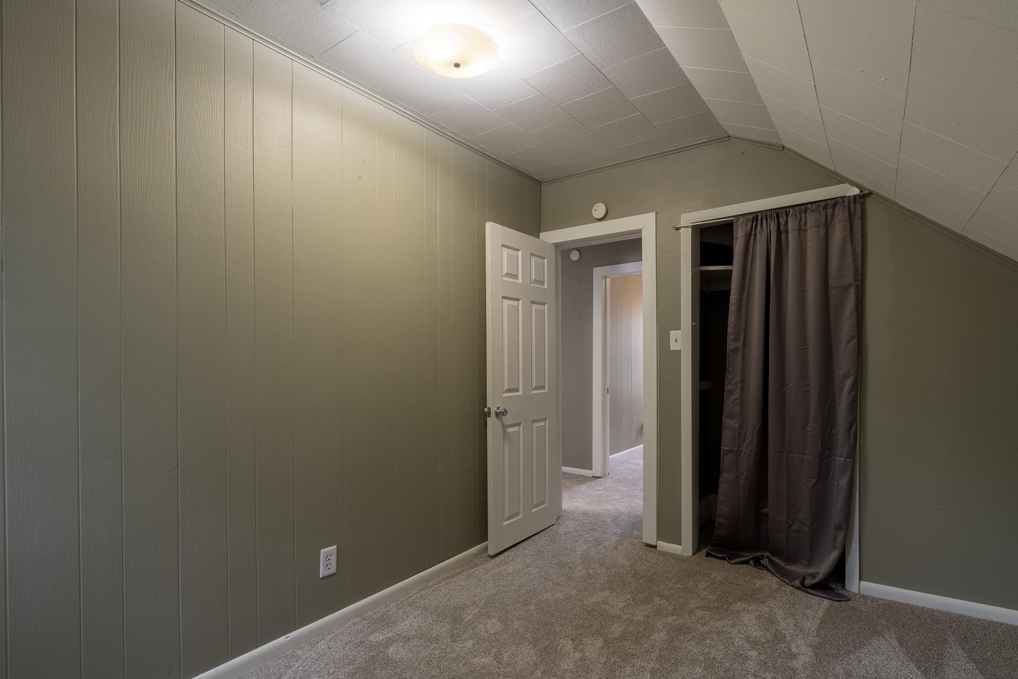1920 single family home for sale at 415 3rd Avenue S in Moorhead, MN — 6 bed, 3 bath (photo 29 of 45)