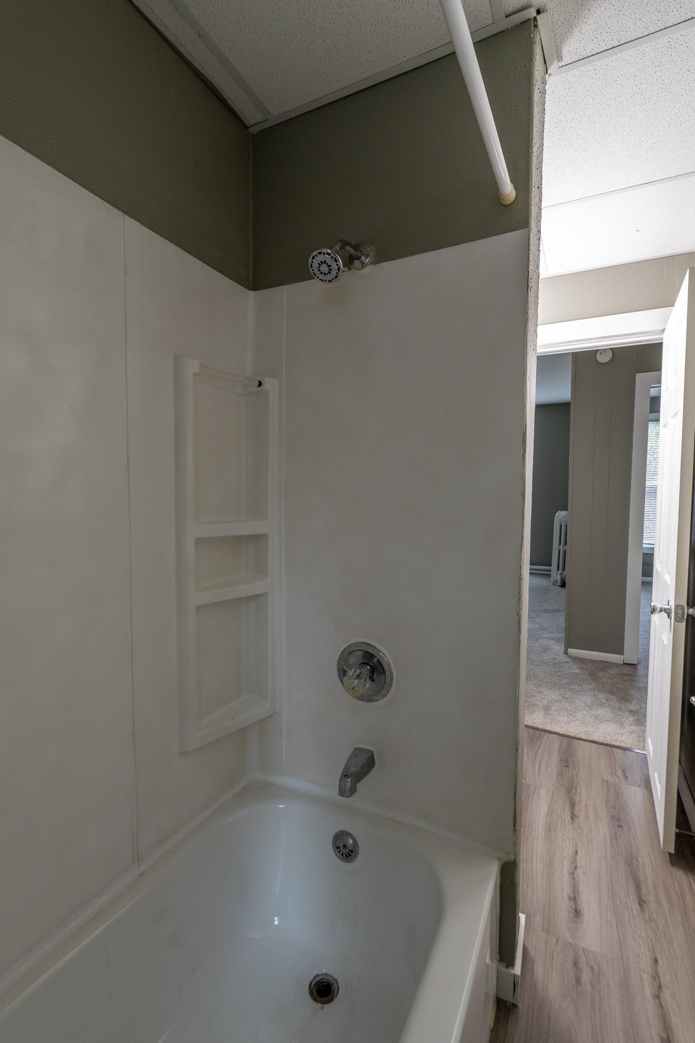 1920 single family home for sale at 415 3rd Avenue S in Moorhead, MN — 6 bed, 3 bath (photo 31 of 45)