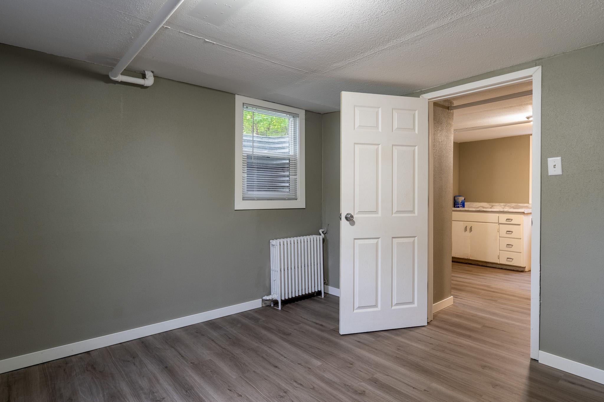 1920 single family home for sale at 415 3rd Avenue S in Moorhead, MN — 6 bed, 3 bath (photo 38 of 45)
