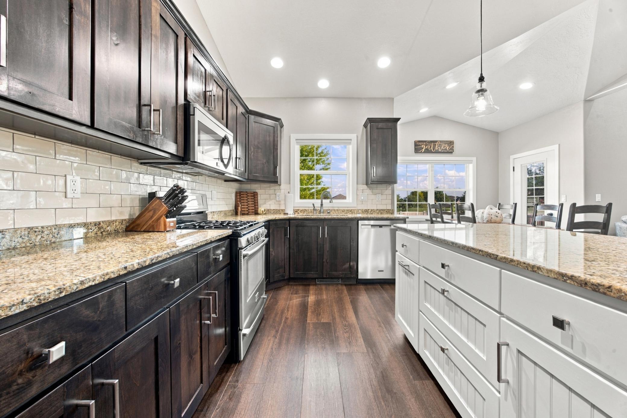 2011 single family home for sale at 4914 Loden Court S in Fargo, ND — 5 bed, 4 bath (photo 12 of 51)