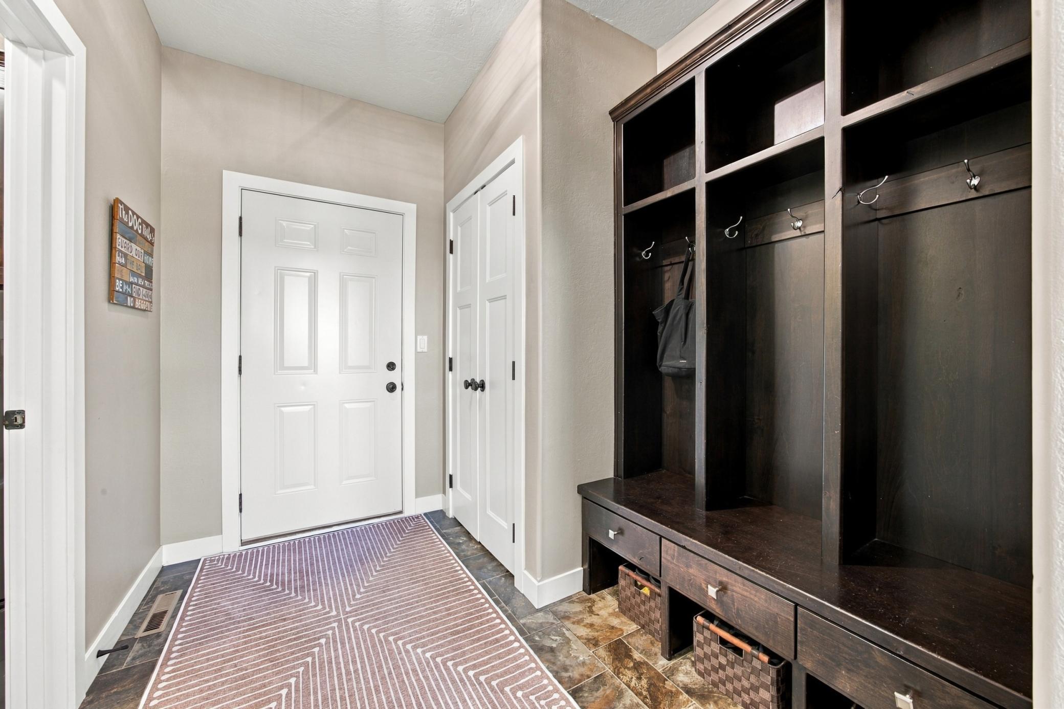 2011 single family home for sale at 4914 Loden Court S in Fargo, ND — 5 bed, 4 bath (photo 19 of 51)