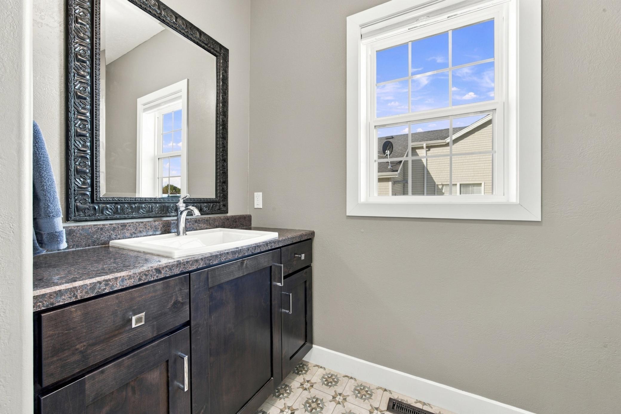 2011 single family home for sale at 4914 Loden Court S in Fargo, ND — 5 bed, 4 bath (photo 21 of 51)