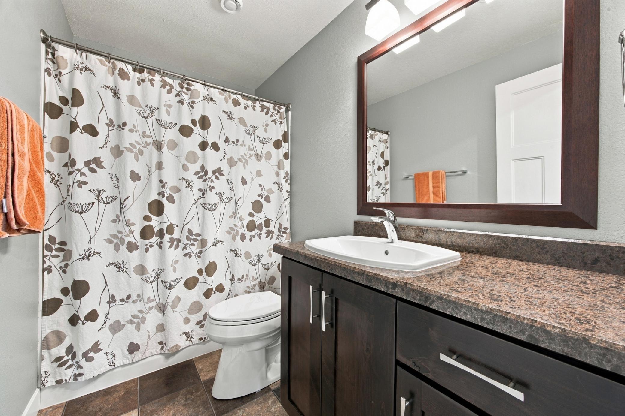 2011 single family home for sale at 4914 Loden Court S in Fargo, ND — 5 bed, 4 bath (photo 32 of 51)