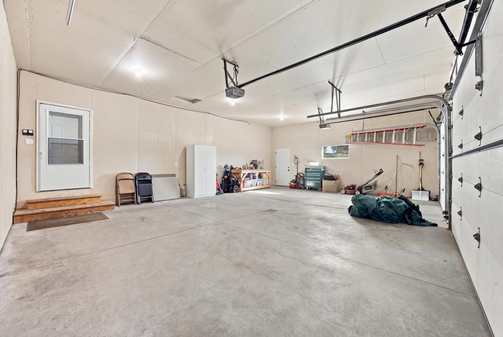 2011 single family home for sale at 4914 Loden Court S in Fargo, ND — 5 bed, 4 bath (photo 35 of 51)