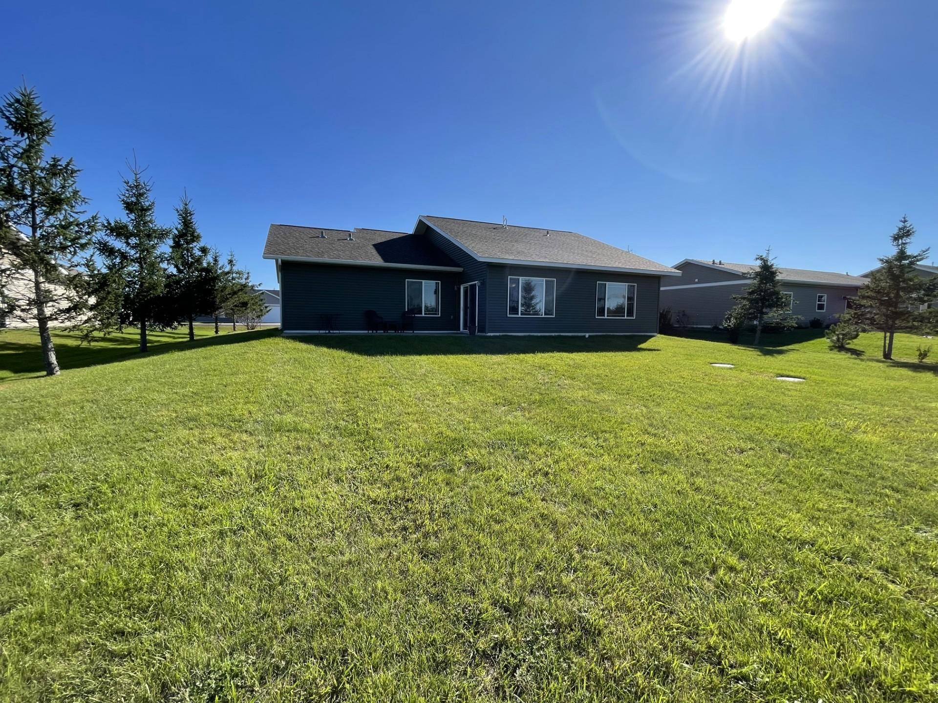 2018 single family home for sale at 2008 Whiting Road NW, Unit 8 in Bemidji, MN — 3 bed, 2 bath (photo 19 of 27)