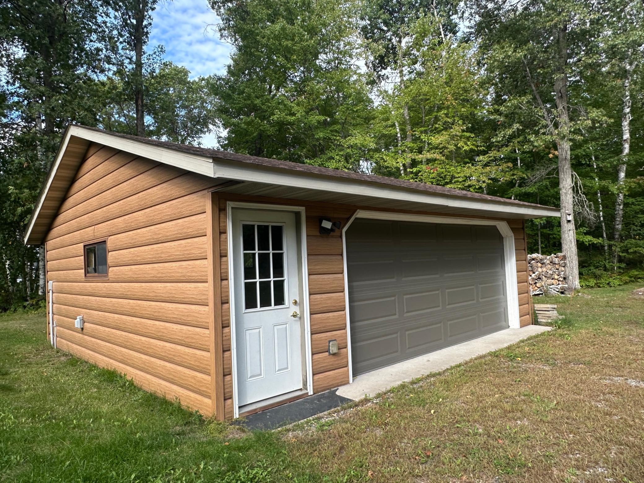 1974 single family home for sale at 29289 Surfland Road in Merrifield, MN — 2 bed, 2 bath (photo 6 of 24)