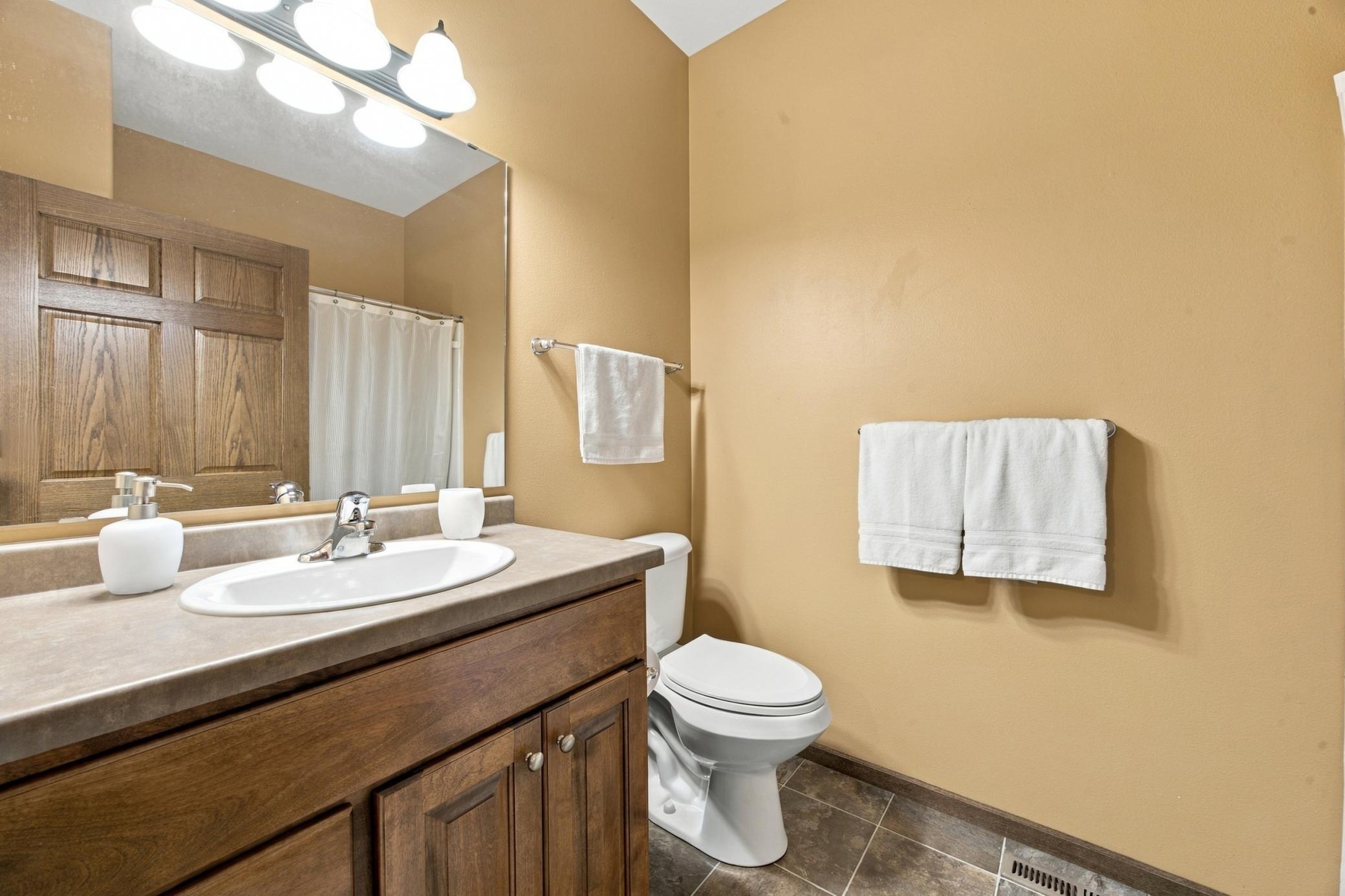 2011 single family home for sale at 4366 Redwood Lane S in Fargo, ND — 2 bed, 2 bath (photo 18 of 23)