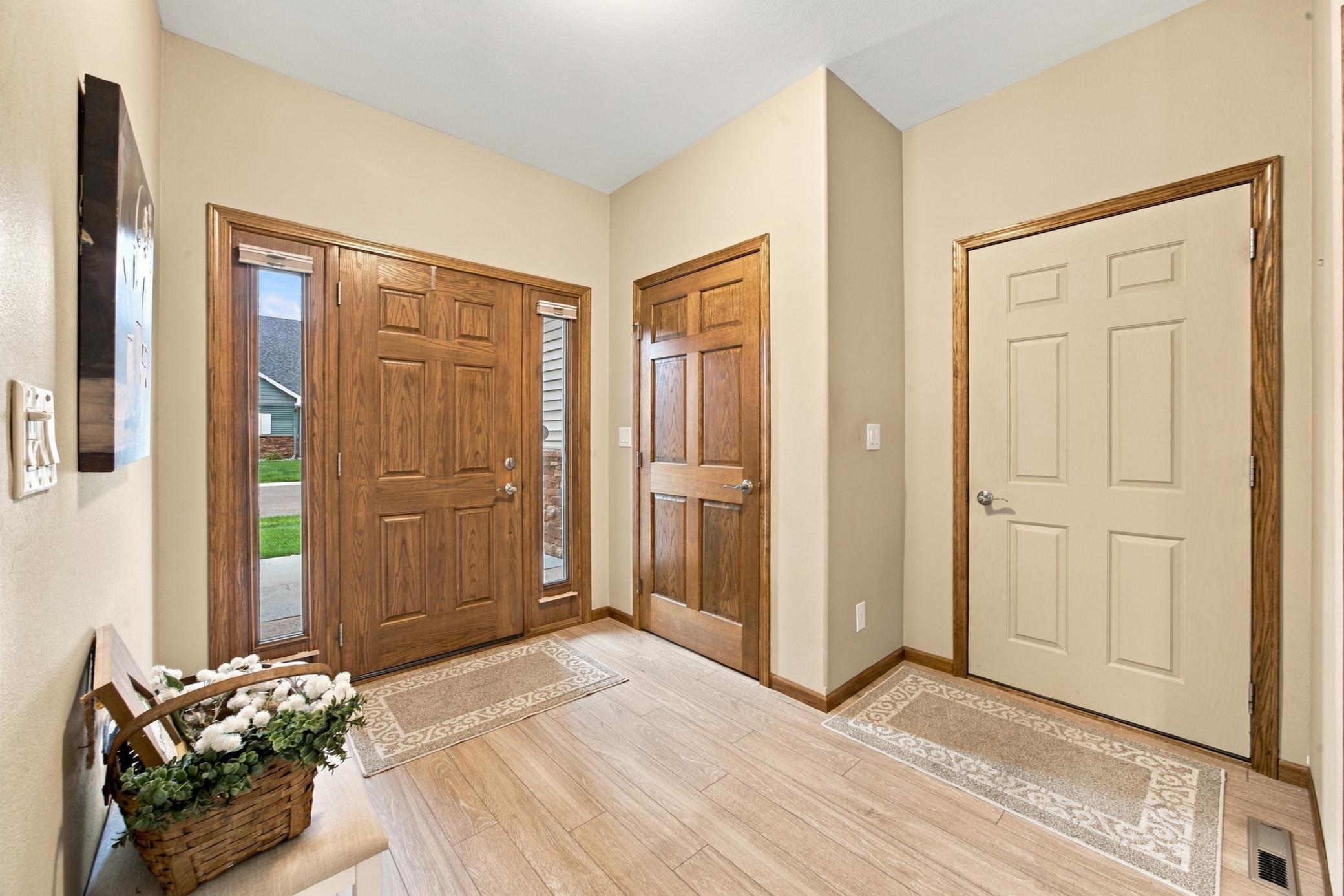 2011 single family home for sale at 4366 Redwood Lane S in Fargo, ND — 2 bed, 2 bath (photo 3 of 23)