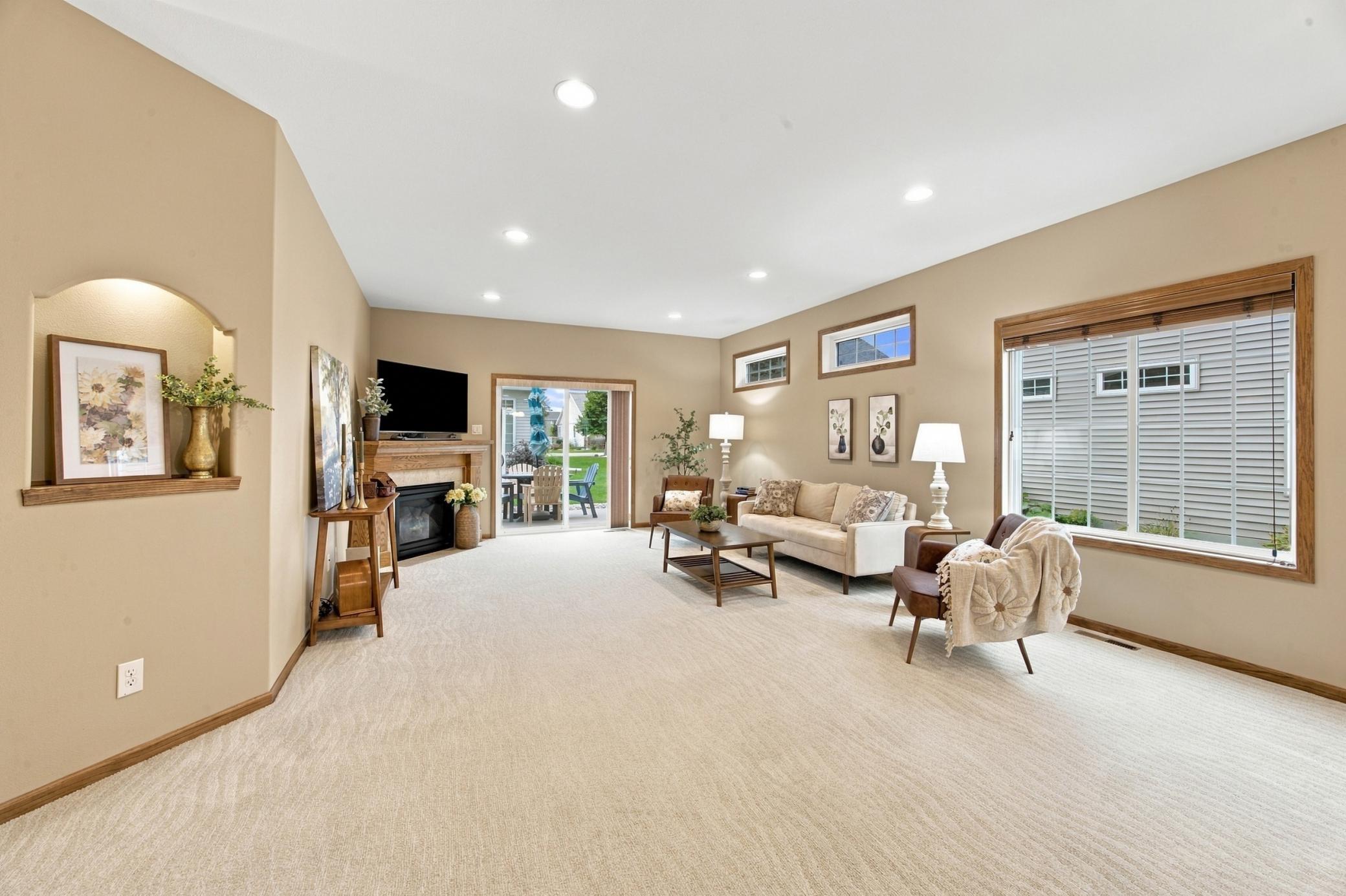 2011 single family home for sale at 4366 Redwood Lane S in Fargo, ND — 2 bed, 2 bath (photo 4 of 23)