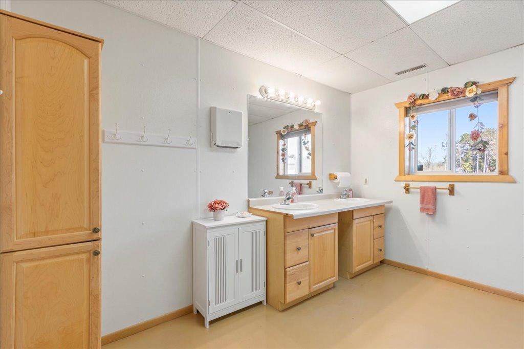 2001 single family home for sale at 30694 Olson Street in Pequot Lakes, MN — 6 bed, 4 bath (photo 21 of 34)