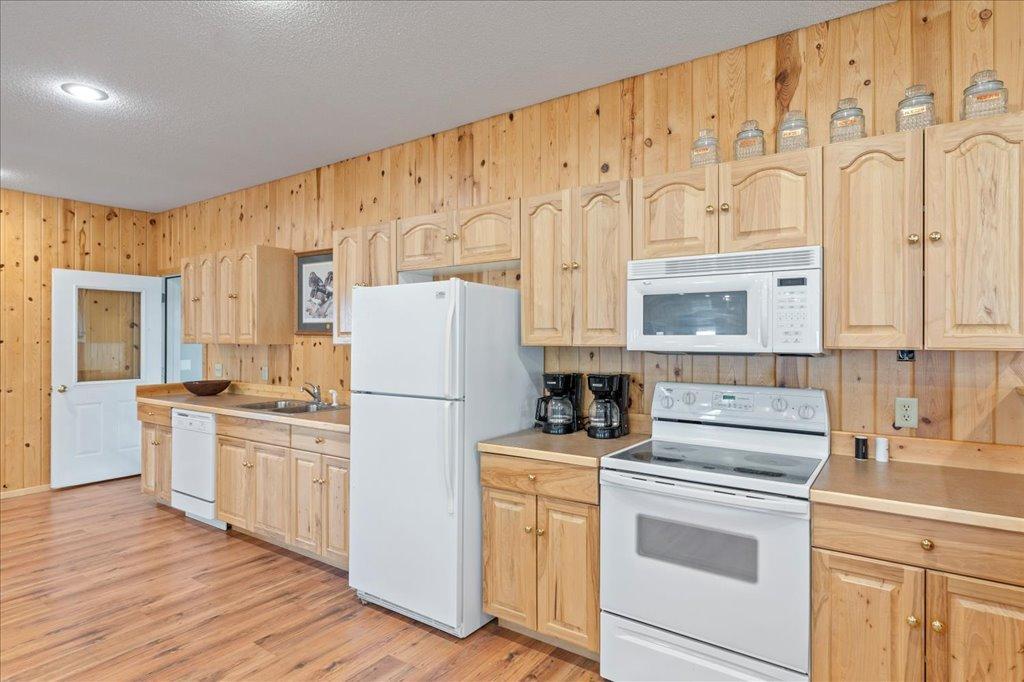 2001 single family home for sale at 30694 Olson Street in Pequot Lakes, MN — 6 bed, 4 bath (photo 26 of 34)