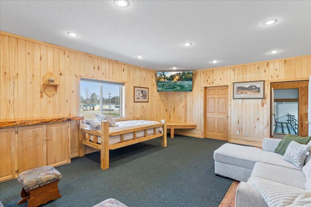 2001 single family home for sale at 30694 Olson Street in Pequot Lakes, MN — 6 bed, 4 bath (photo 28 of 34)
