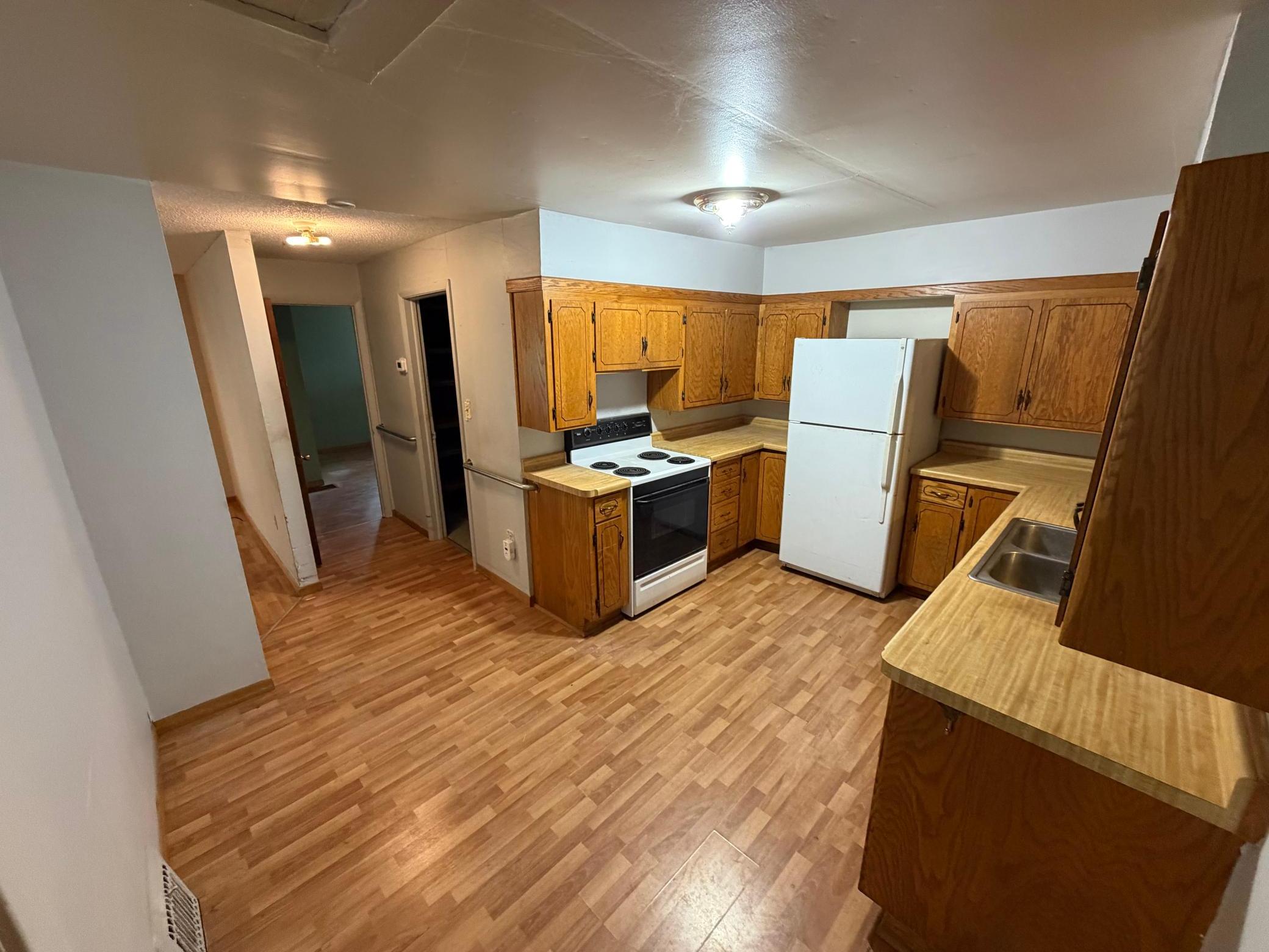 1985 single family home for sale at 228 Winona Avenue in Ironton, MN — 2 bed, 1 bath (photo 4 of 12)