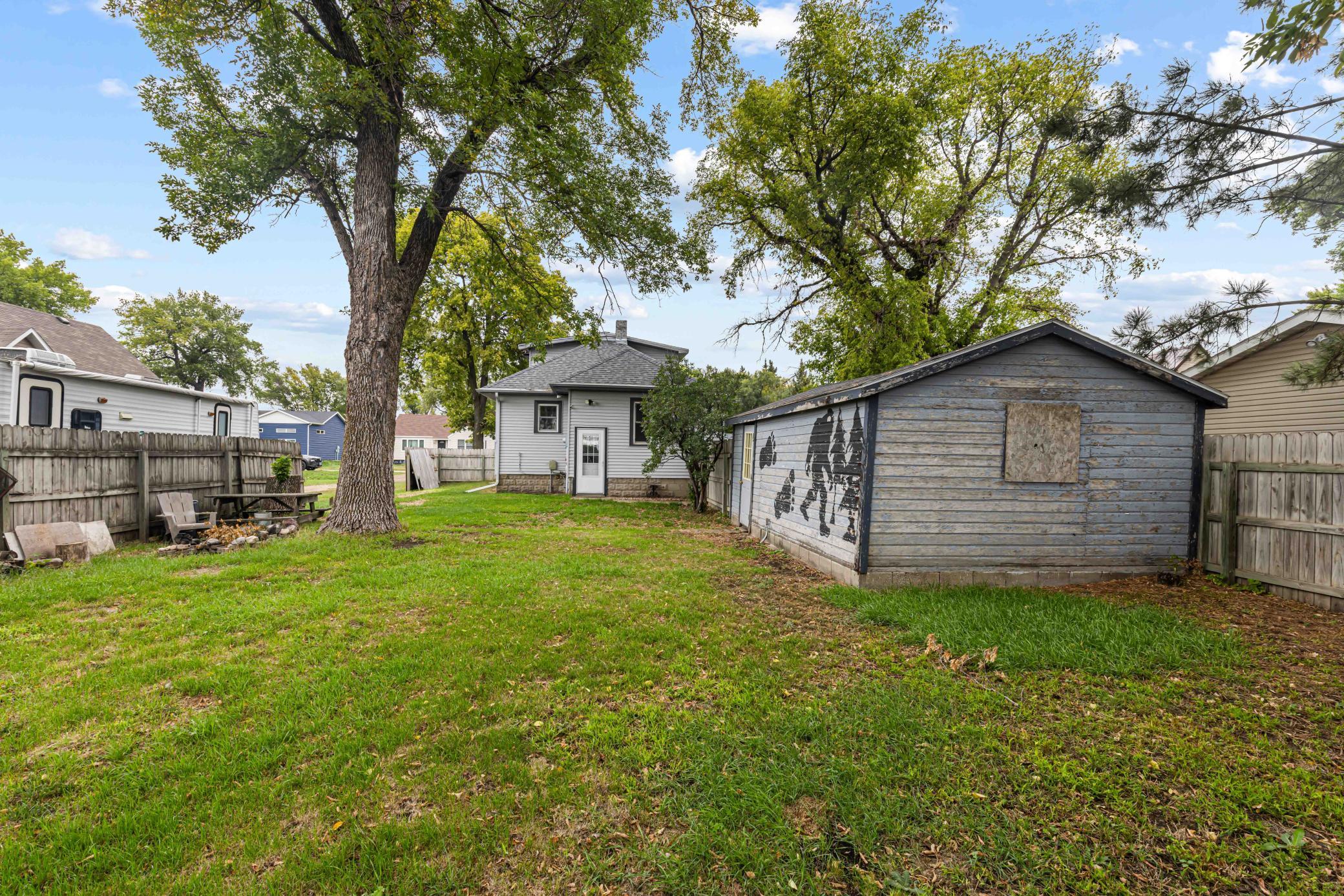 1912 single family home for sale at 840 Elm Street in Kindred, ND — 2 bed, 2 bath (photo 3 of 29)