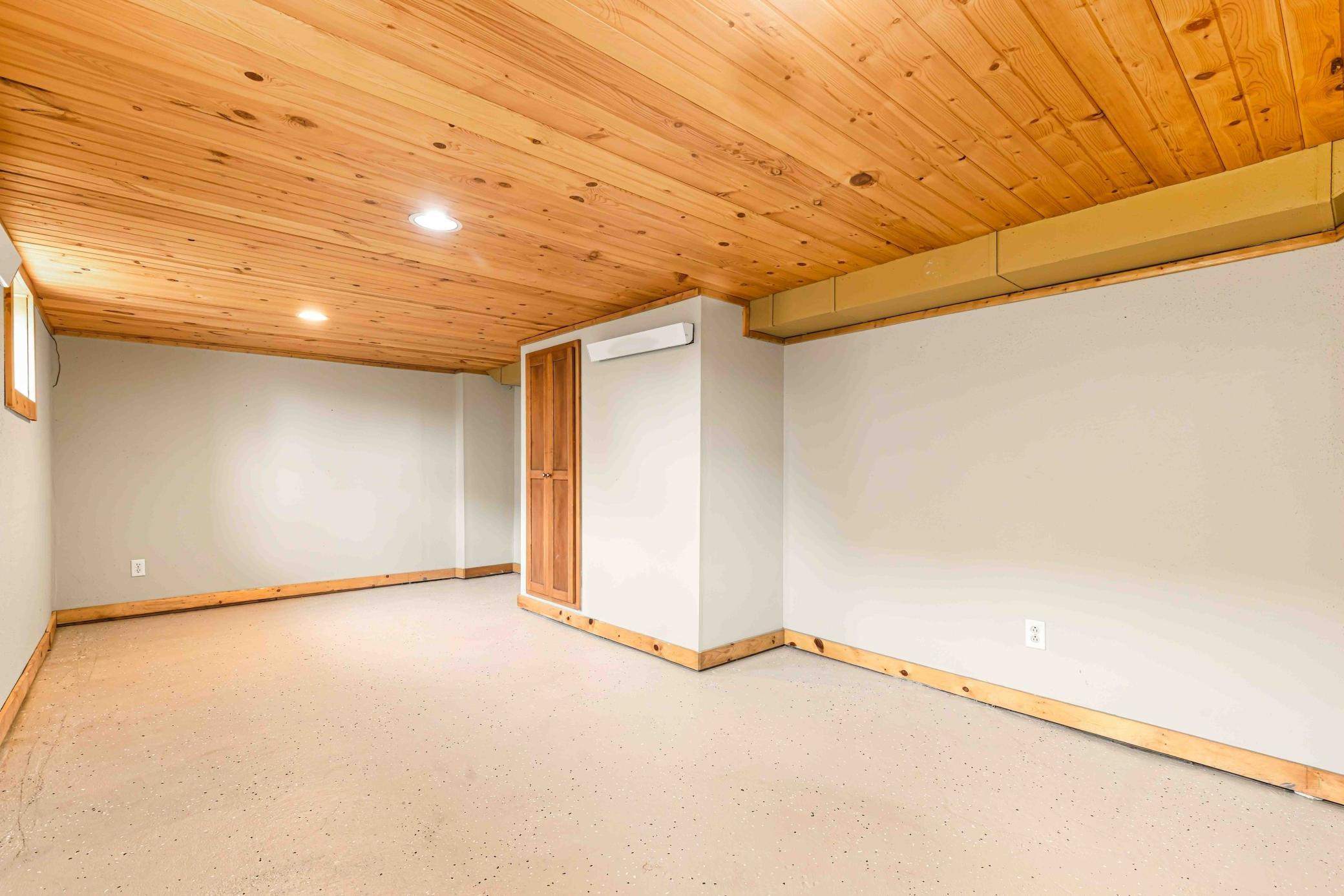 1912 single family home for sale at 840 Elm Street in Kindred, ND — 2 bed, 2 bath (photo 21 of 29)