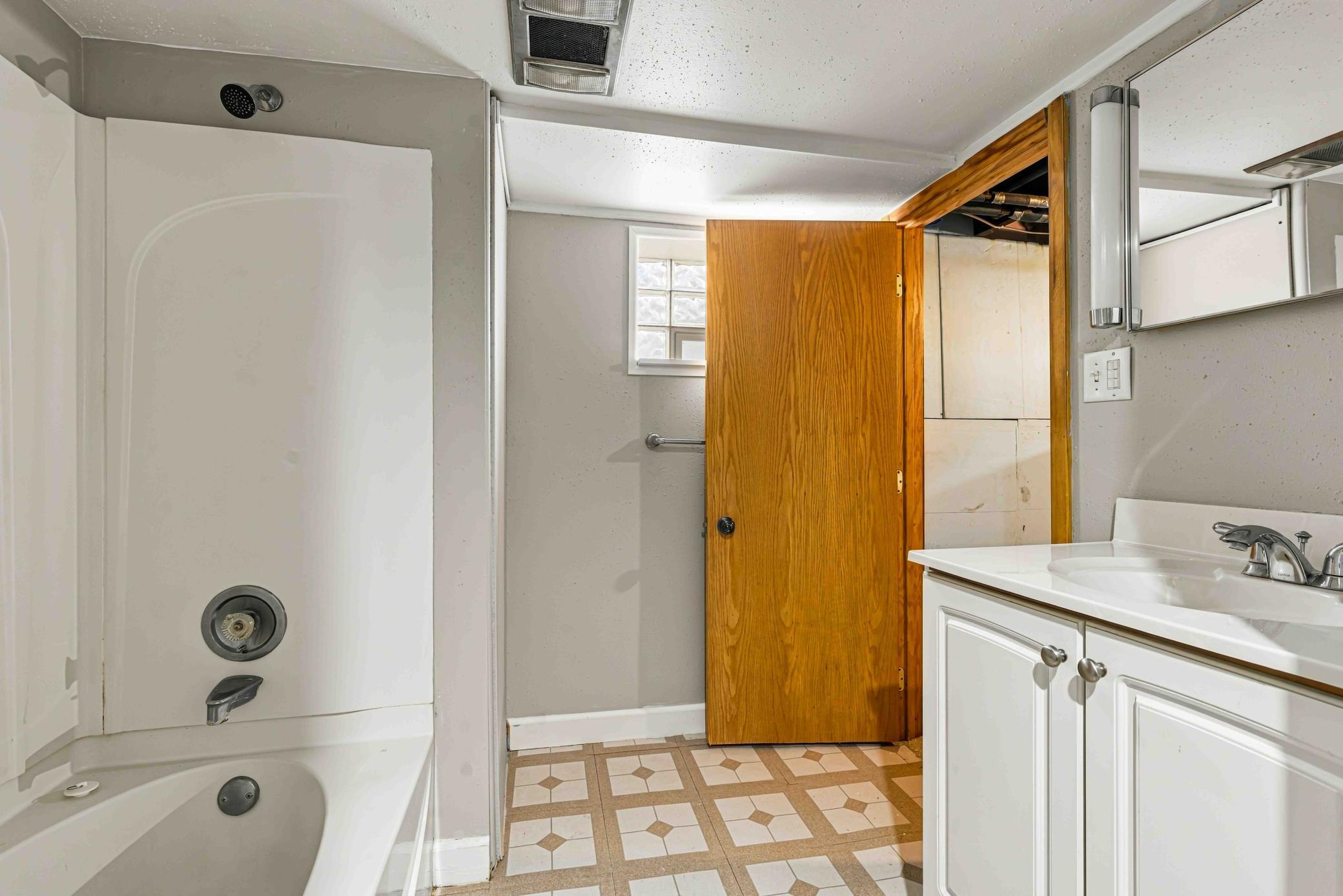 1912 single family home for sale at 840 Elm Street in Kindred, ND — 2 bed, 2 bath (photo 25 of 29)