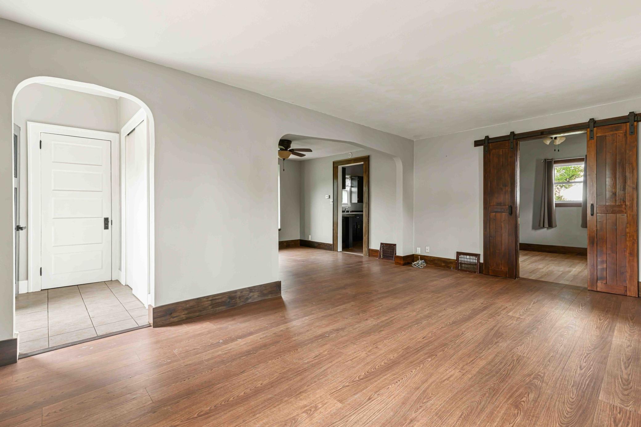 1912 single family home for sale at 840 Elm Street in Kindred, ND — 2 bed, 2 bath (photo 4 of 29)