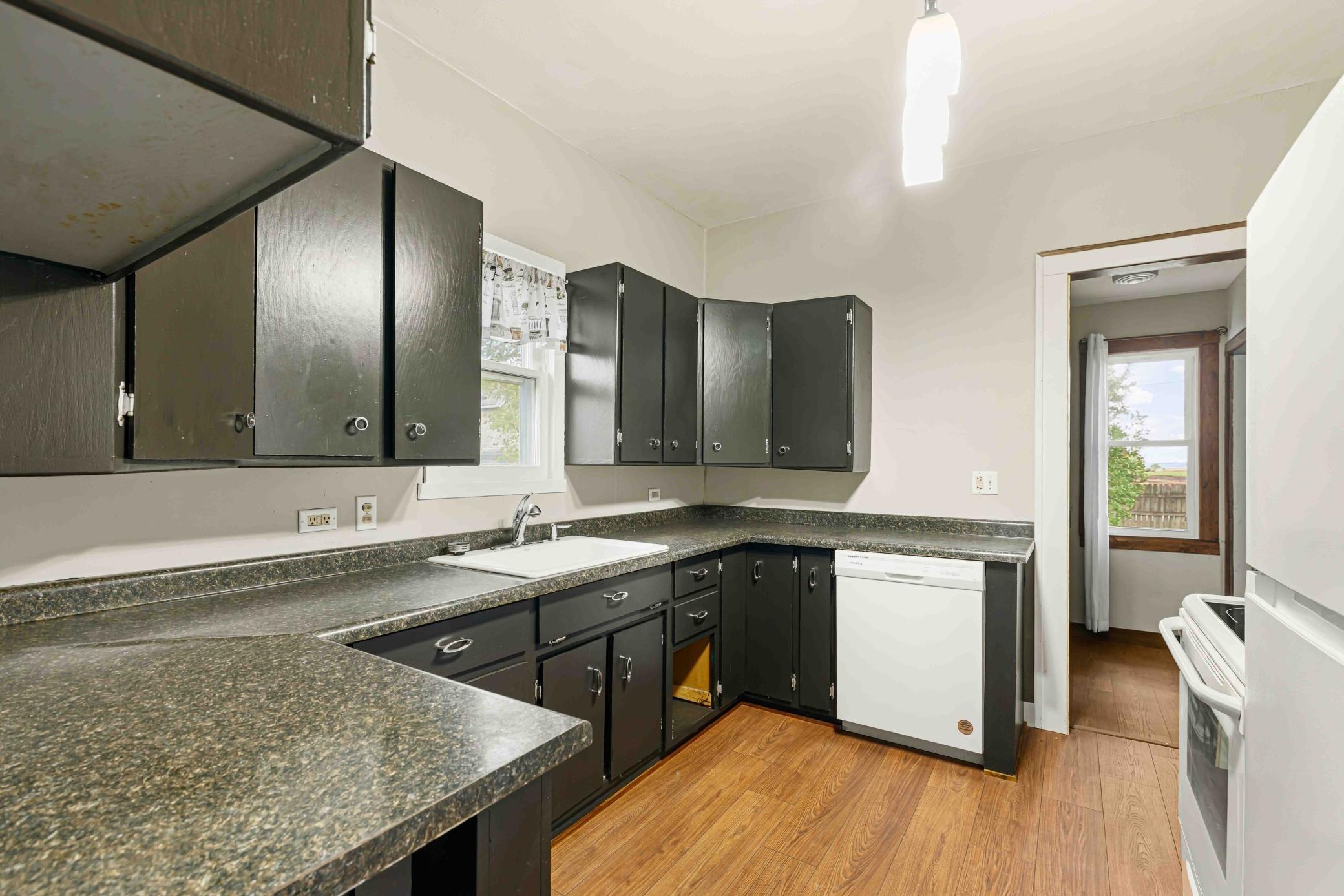 1912 single family home for sale at 840 Elm Street in Kindred, ND — 2 bed, 2 bath (photo 8 of 29)