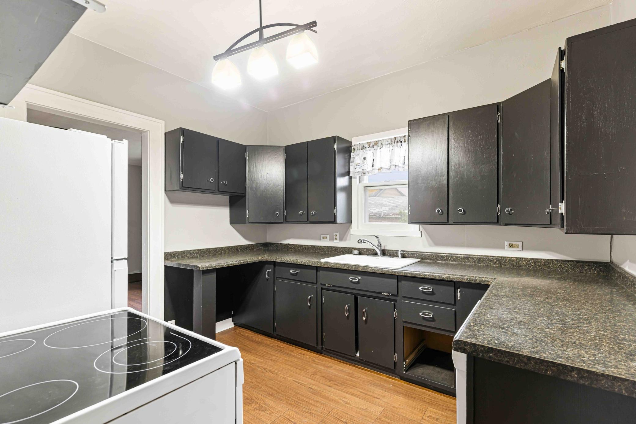1912 single family home for sale at 840 Elm Street in Kindred, ND — 2 bed, 2 bath (photo 9 of 29)