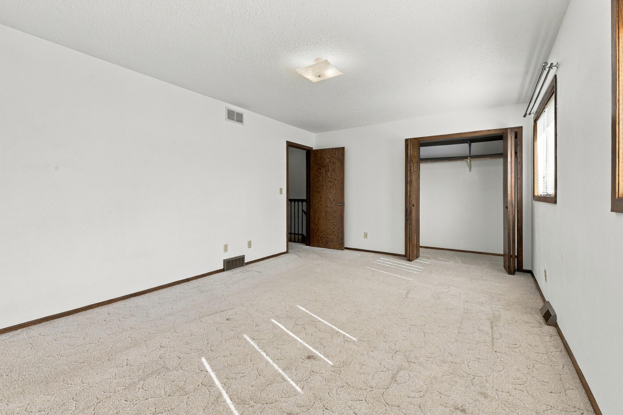 1978 townhouse for sale at 1402 E Gateway Circle S, Unit H in Fargo, ND — 2 bed, 2 bath (photo 16 of 35)