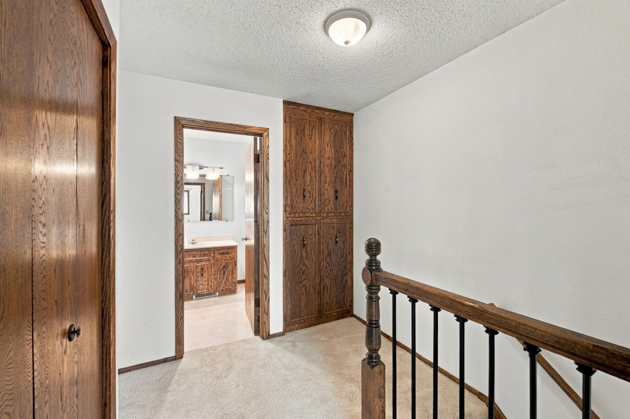1978 townhouse for sale at 1402 E Gateway Circle S, Unit H in Fargo, ND — 2 bed, 2 bath (photo 17 of 35)