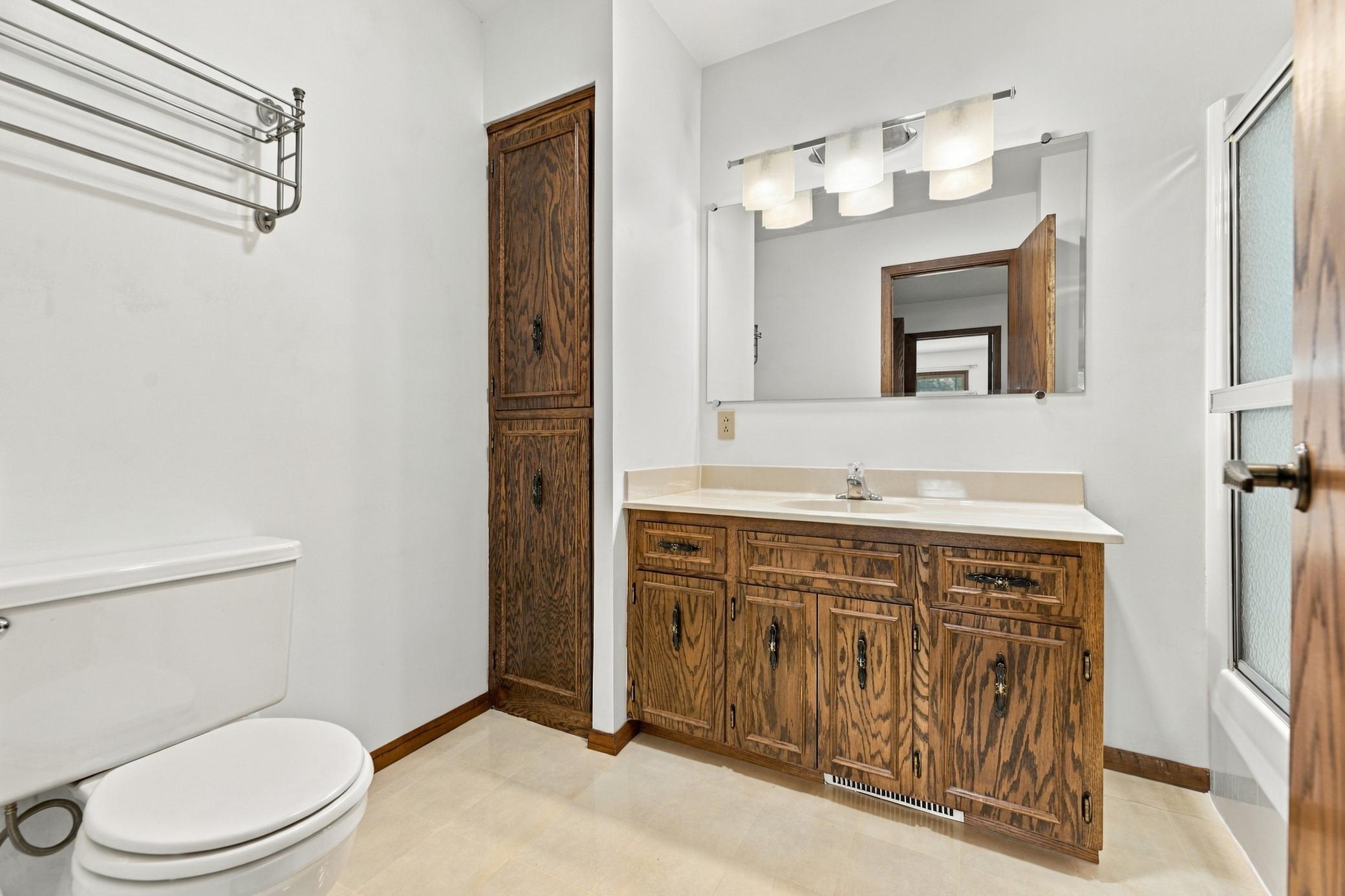 1978 townhouse for sale at 1402 E Gateway Circle S, Unit H in Fargo, ND — 2 bed, 2 bath (photo 20 of 35)