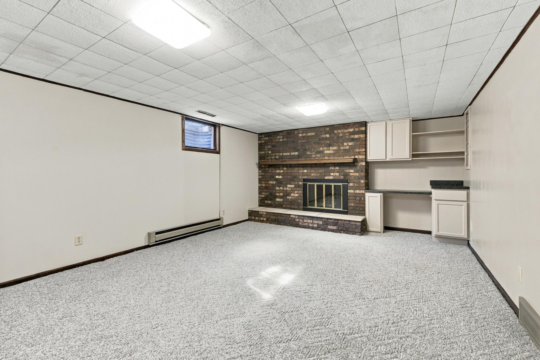 1978 townhouse for sale at 1402 E Gateway Circle S, Unit H in Fargo, ND — 2 bed, 2 bath (photo 24 of 35)