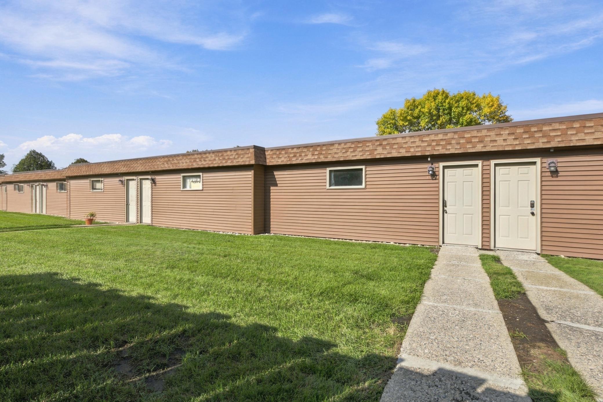 1978 townhouse for sale at 1402 E Gateway Circle S, Unit H in Fargo, ND — 2 bed, 2 bath (photo 32 of 35)