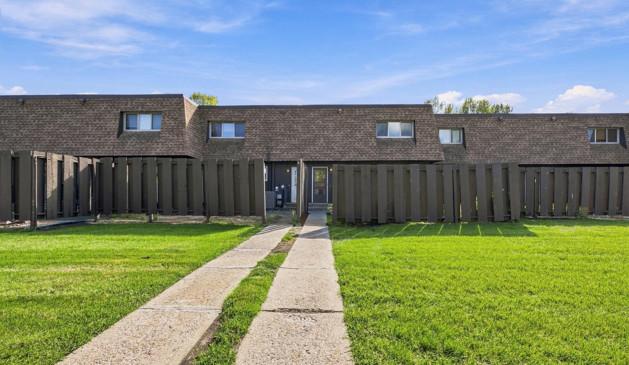 1978 townhouse for sale at 1402 E Gateway Circle S, Unit H in Fargo, ND — 2 bed, 2 bath (photo 33 of 35)