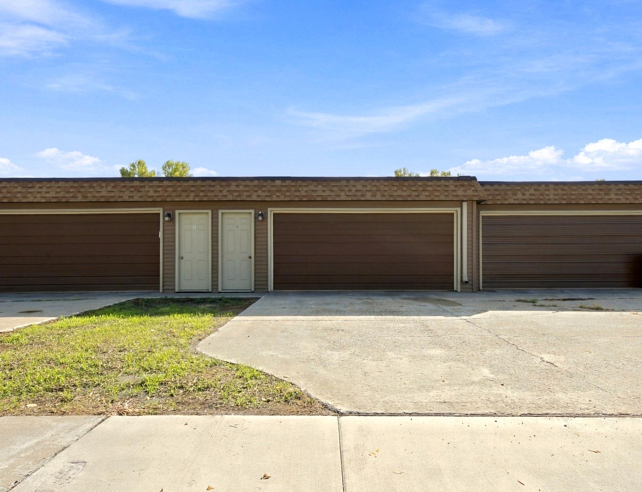1978 townhouse for sale at 1402 E Gateway Circle S, Unit H in Fargo, ND — 2 bed, 2 bath (photo 34 of 35)