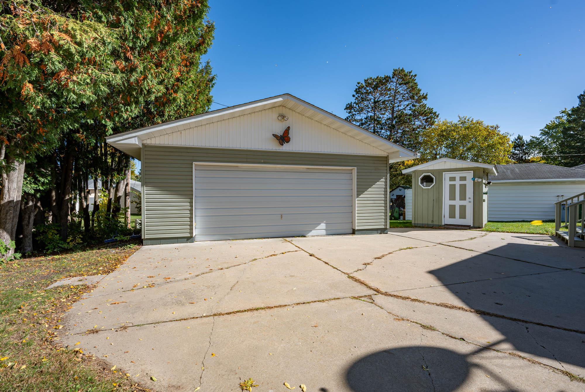 1953 single family home for sale at 103 Hacar Place in Grand Rapids, MN — 3 bed, 2 bath (photo 3 of 36)