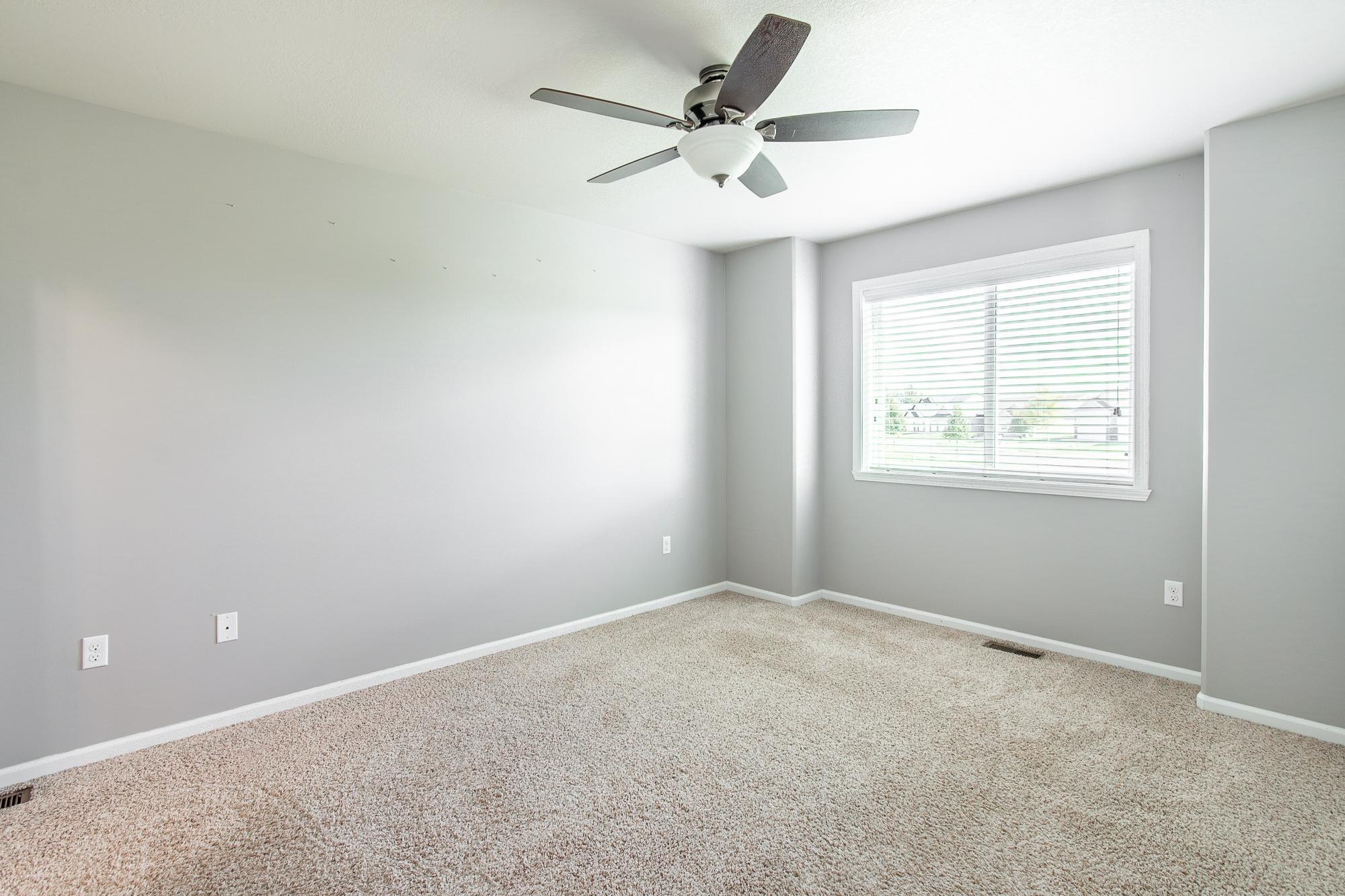 2013 single family home for sale at 5883 Autumn Drive S in Fargo, ND — 4 bed, 2 bath (photo 13 of 56)
