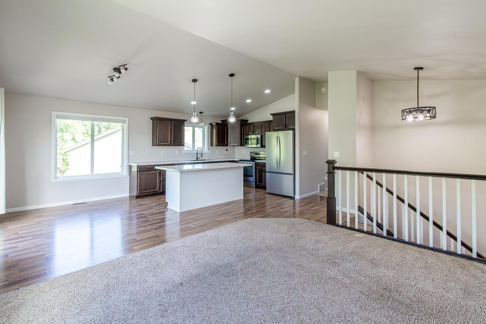 2013 single family home for sale at 5883 Autumn Drive S in Fargo, ND — 4 bed, 2 bath (photo 4 of 56)